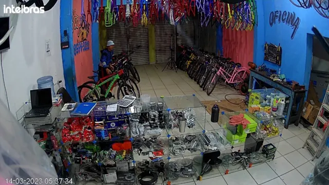 Imagem ilustrativa da notícia Câmeras revelam ação de bandidos em loja bicicletas. Veja!