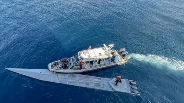 Imagem ilustrativa da notícia Submarino-fantasma é achado com 450 milhões em cocaína