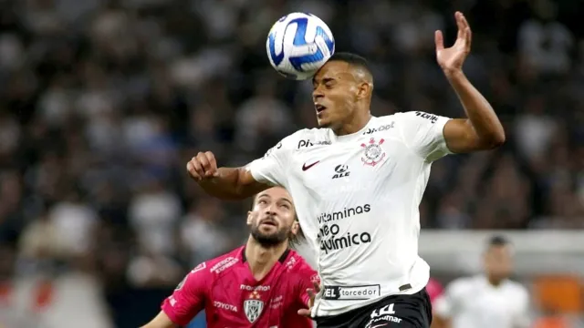 Imagem ilustrativa da notícia Corinthians apanha em casa e se complica na Libertadores