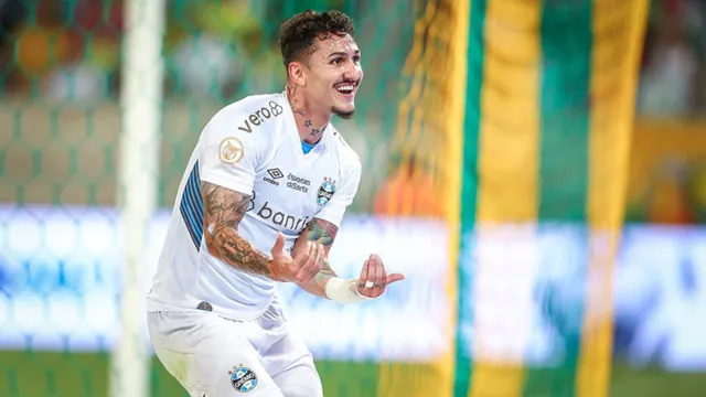 Imagem ilustrativa da notícia Brasileirão Grêmio vence por 2 e joga Cuiabá para o Z-4