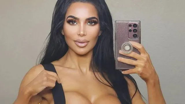 Imagem ilustrativa da notícia Sósia de Kim Kardashian morre durante cirurgia plástica