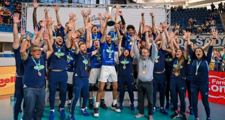 Imagem ilustrativa da notícia Com Wallace, Cruzeiro vence e conquista a Superliga de vôlei