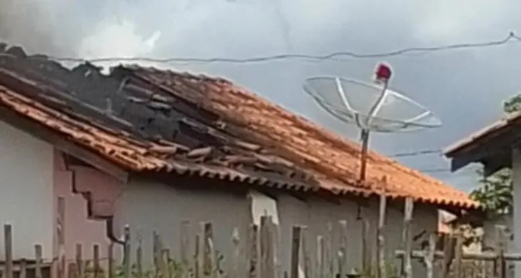 Imagem ilustrativa da notícia Vídeo: homem incendeia casa em Cametá e motivo seria ciúmes