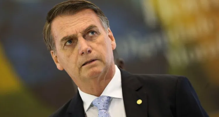 Imagem ilustrativa da notícia Enfermeira cedeu senha para chefe apagar vacina de Bolsonaro