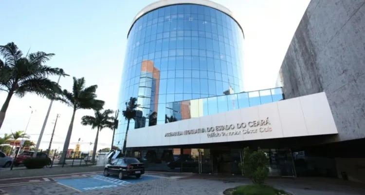 Imagem ilustrativa da notícia TRE- CE cassa bancada estadual do PL por fraude de cota