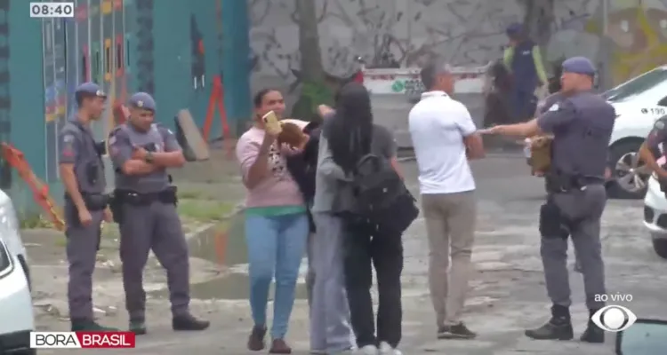 Imagem ilustrativa da notícia Aluno de 13 anos mata professora e fere mais 5 pessoas em SP