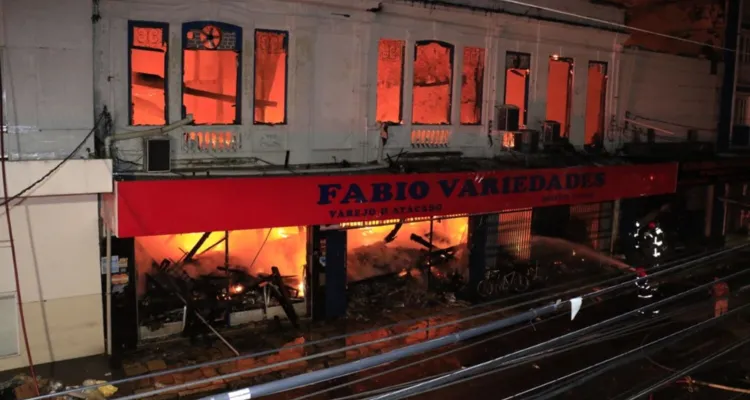 Imagem ilustrativa da notícia Centro de Belém: Laudos sobre incêndio serão divulgados hoje