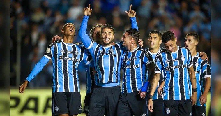 Imagem ilustrativa da notícia Grêmio vence apesar de mais um pênalti perdido por Suarez