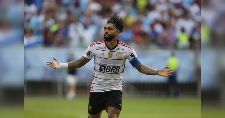 Imagem ilustrativa da notícia Flamengo vence Bahia e sobe na tabela do Brasileirão