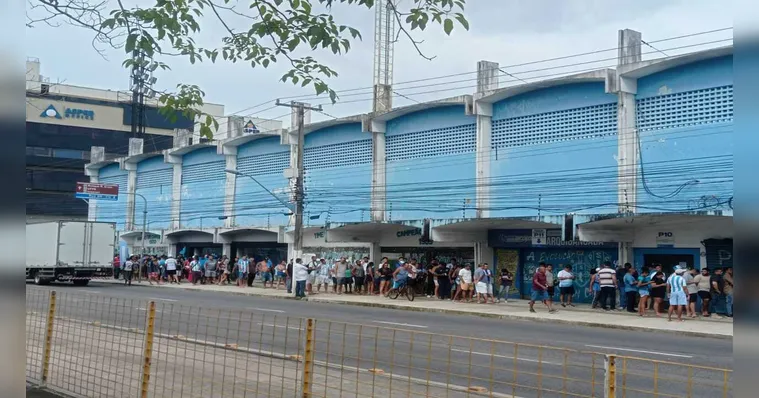Imagem ilustrativa da notícia É fila! Torcedores correm por ingressos para o Re-Pa