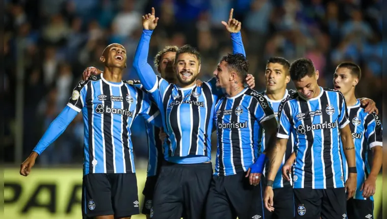 Imagem ilustrativa da notícia Grêmio vence apesar de mais um pênalti perdido por Suarez