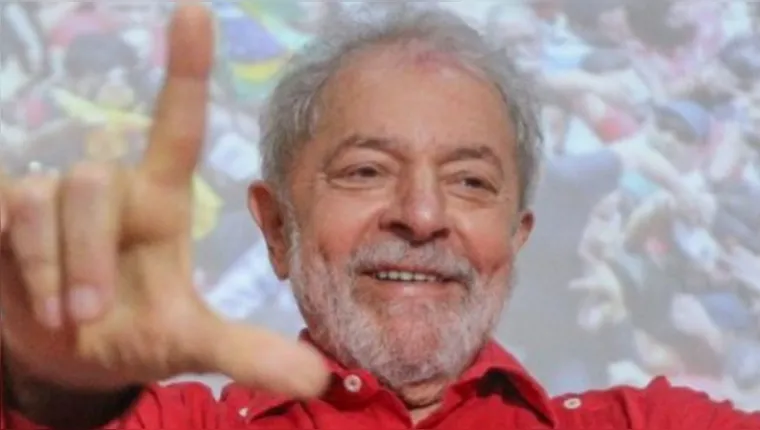 Imagem ilustrativa da notícia Lula assina assina piso de R$ 4,7 mil para enfermeiros