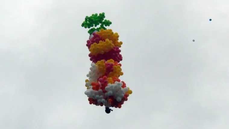 Imagem ilustrativa da notícia #TBT: Há 15 anos, o "padre do balão" desaparecia nos ares