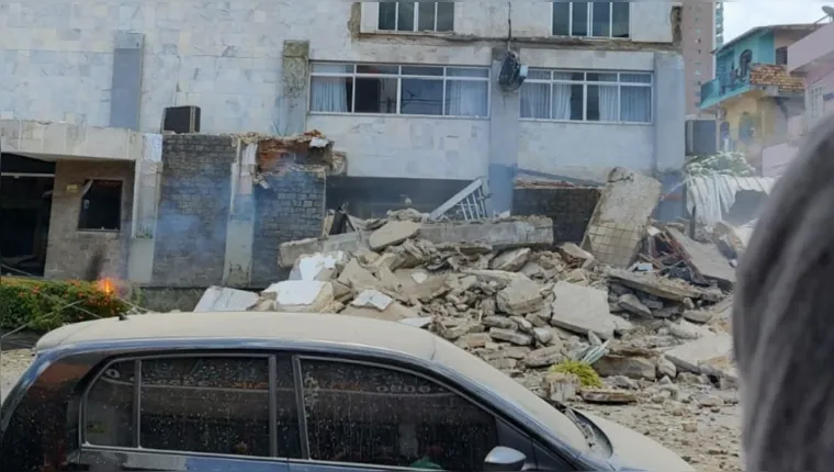 Imagem ilustrativa da notícia Vídeo: sacadas do Edifício Cristo Rei desabam em Belém