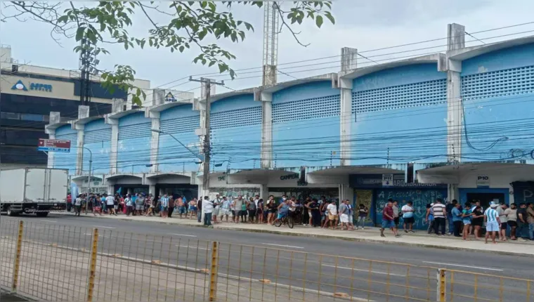 Imagem ilustrativa da notícia É fila! Torcedores correm por ingressos para o Re-Pa