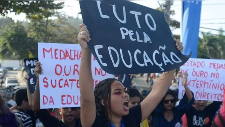 Imagem ilustrativa da notícia Lula suspende novo Ensino Médio e mudanças no Enem