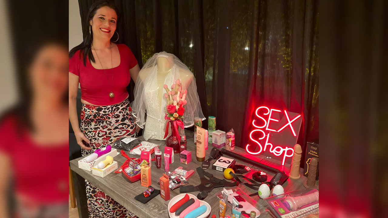 Cynthia descobriu no prazer sexual uma forma de ter o próprio negócio