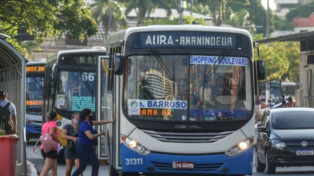 Rodoviários aceitam proposta e greve de ônibus é cancelada