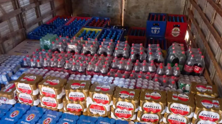 O caminhão que transportava as bebidas vinha de Redenção e foi parado pela fiscalização na cidade de Santa Maria das Barreiras