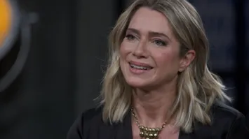 Leticia Spiller durante participação no programa 'Conversa com Bial'