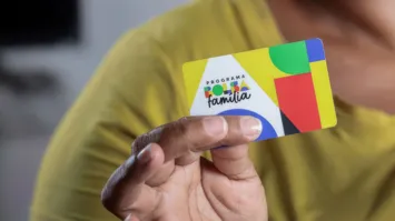 Caixa paga novo Bolsa Família a beneficiários com NIS de final 3.
