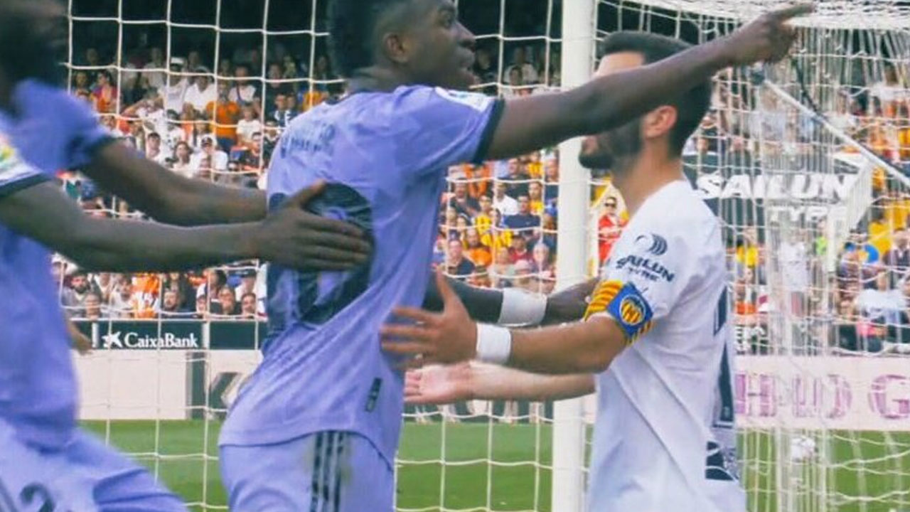 Vini Jr sofre racismo e jogo do Real Madrid é interrompido