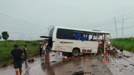Micro-ônibus em que estavam vítimas do trágico acidente