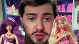 Richard Pessato coleciona bonecas Barbie.