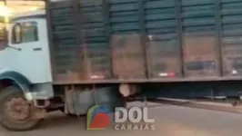 O motorista do caminhão para a delegacia de Polícia Civil de Xinguara