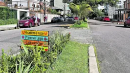 Além de melhorias, moradores espalham placas para incentivar cuidados