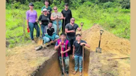 Alunos da Ufra de Castanhal fazem abertura para avaliação do carbono no solo