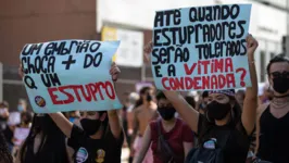 Manifestação por justiça no caso Mari Ferrer, organizado por entidades feministas no Vão Livre do Masp com caminhada pela Avenida Paulista e a rua da Consolação em novembro de 2020