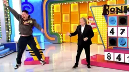 Homem se machuca no game show The Price is Right ao celebrar vitória em prova