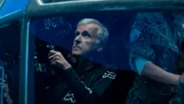 O diretor James Cameron se tornou "especialista" em descer nas profundezas do oceano para visitar os destroços do Titanic