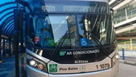 A passageira torceu o pé subindo em um ônibus na capital.