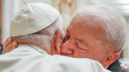 No twitter, Lula agradeceu ao papa “pela audiência no Vaticano e a boa conversa sobre a paz”.