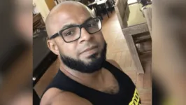 Givanildo Freitas dos Santos, dono de uma clinica terapêutica, se trancou em seu apartamento, no bairro Vila Alba, após matar a companheira com facadas no pescoço.