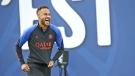 Neymar volta após cirurgia no tornozelo