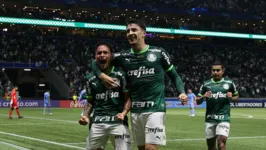 O Palmeiras enfrenta o Athletico-PR pelo Brasileirão, neste domingo (2).