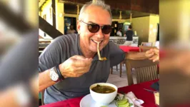 Tony Santiago mandando ver numa sopa de turu