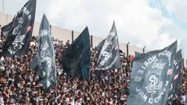 Torcida do Remo presente no Baenão.