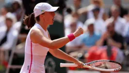 Iga Swiatek e Karolina Muchova se enfrentaram na final feminina de Roland Garros.