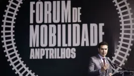 Ministro faz discurso no Fórum