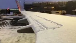 Formação de gelo nas extremidades das aeronaves
