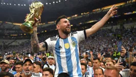 Campeão no Catar, Messi prefere esperar para ver como sua carreira seguirá antes de cravar se jogará ou não a próxima Copa do Mundo.