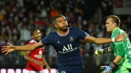 Mbappé precisou se pronunciar após a mídia francesa noticiar que ele havia enviado uma carta ao PSG sobre o desejo de não renovar seu contrato o clube.