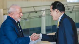 Fumio Kishida, anfitrião da cúpula do G7, se encontrou com Lula neste sábado