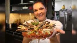 Chef de cozinha Cássia Faria ensina a fazer uma deliciosa patola de caranguejo.