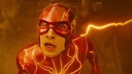 Ezra Miller é o Flash
