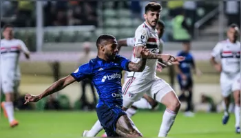 Cruzeiro e Santos raposa vence e assume ponta do Brasileirão